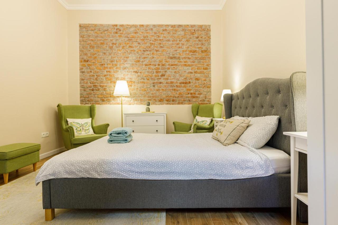 Beautiful Apartment In Heart Of Historical Center Timisoara Exterior foto